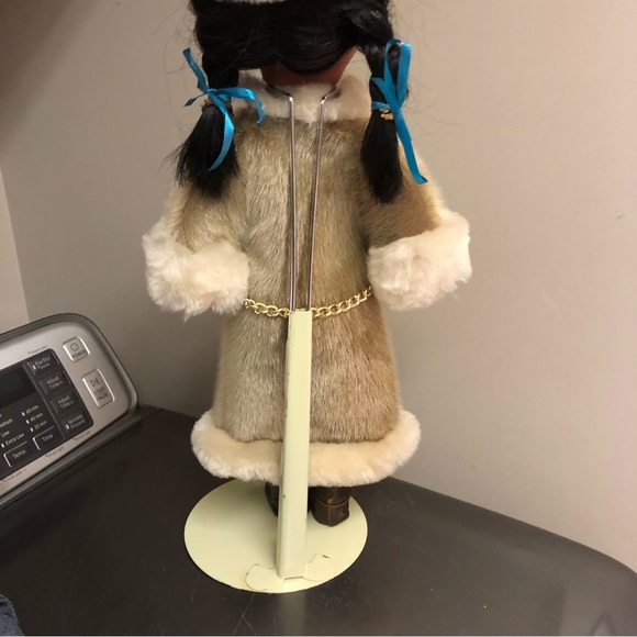 Vintage Regal Made in Canada Doll - Beautiful Condition & beautiful details - Picture 3 of 16